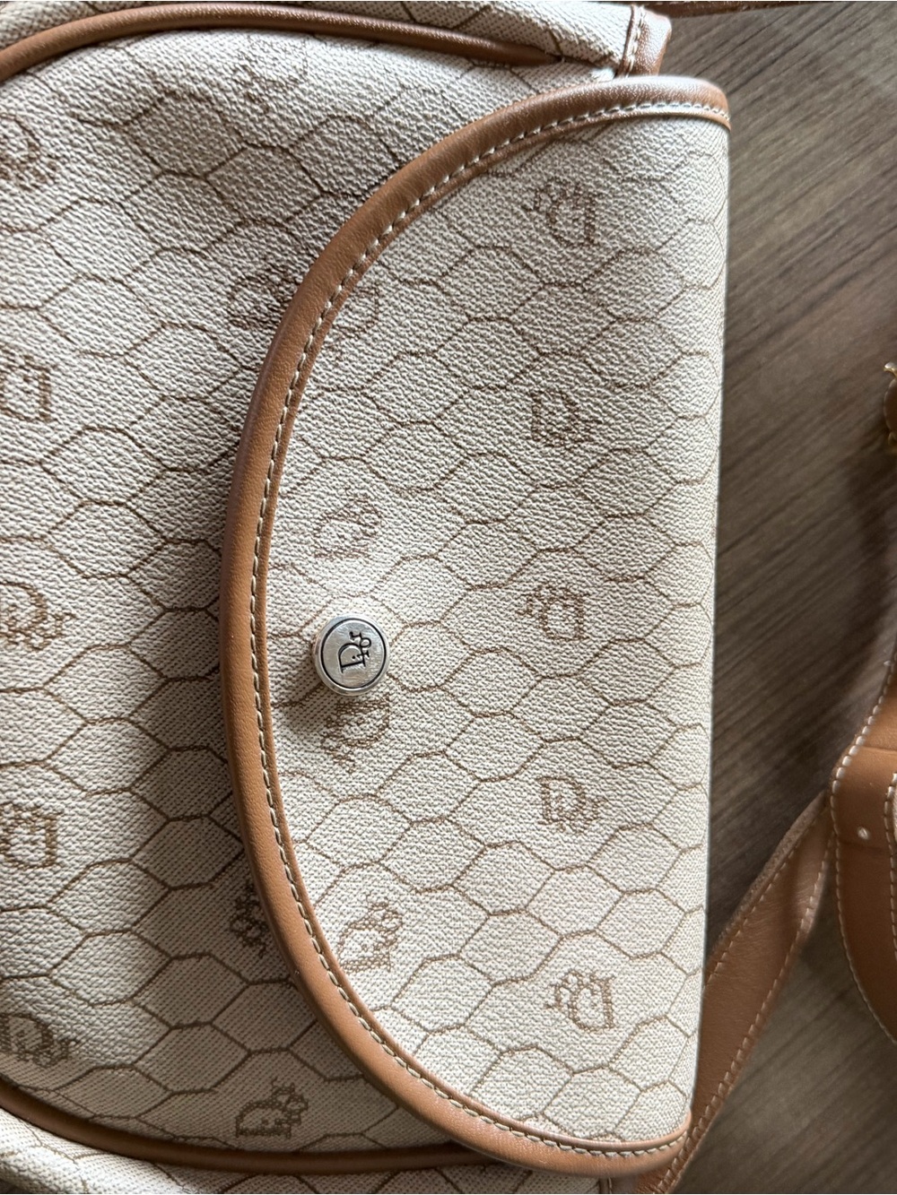 Dior vintage Cream Crossbody Saddle Bag - Women's Elegant Shoulder Purse - Picture 5 of 16
